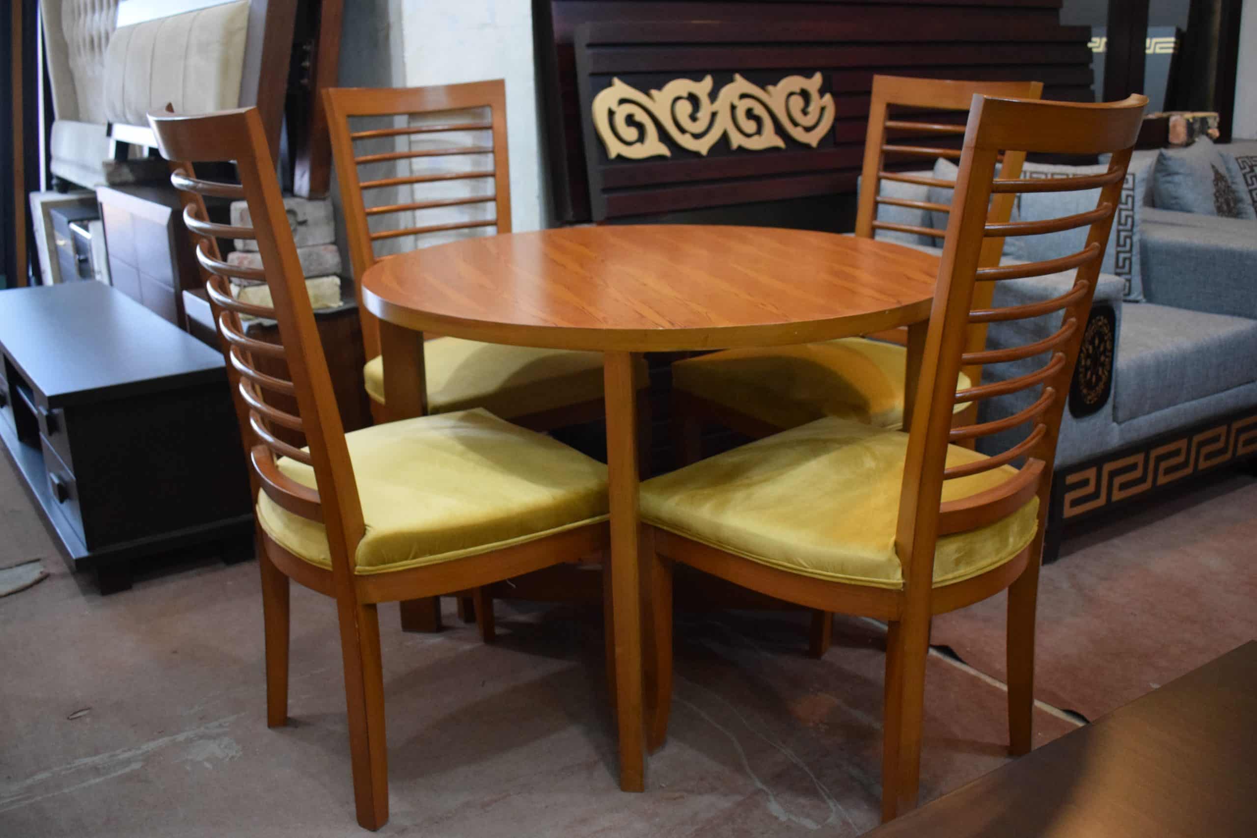 FH-1699 Round Dining With 4 Chairs