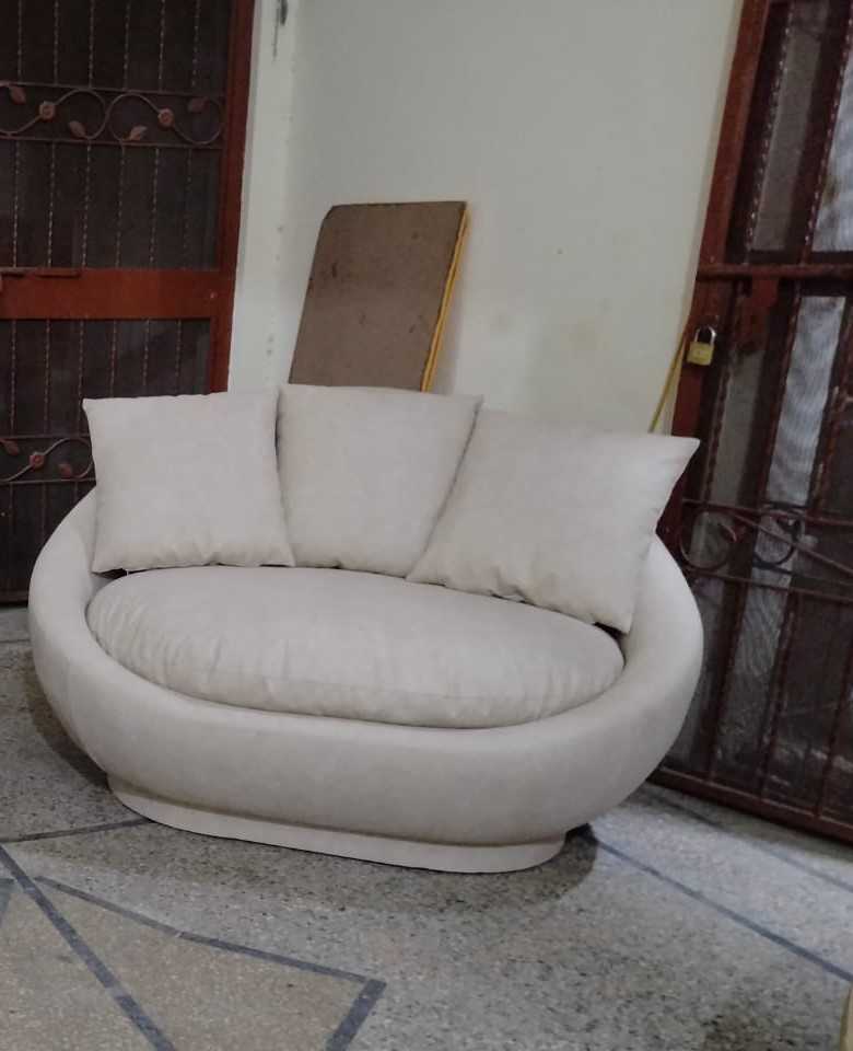 FH-7175 White Couch